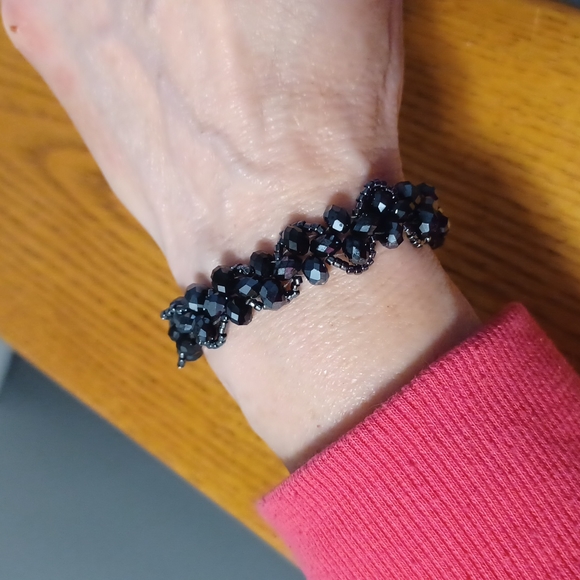 NWOT HANDMADE Black Beaded Bracelet - Picture 4 of 7